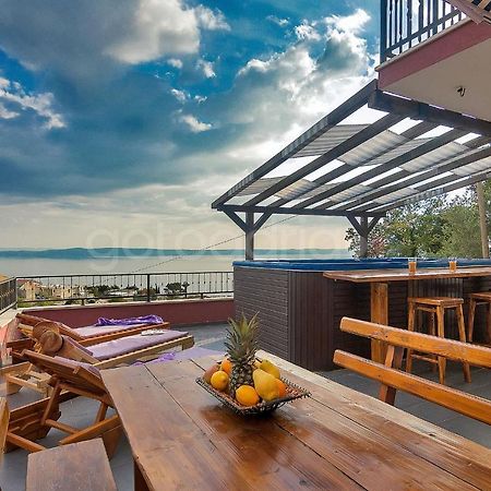 Holiday Home Darius With Hot Tub Makarska Bagian luar foto