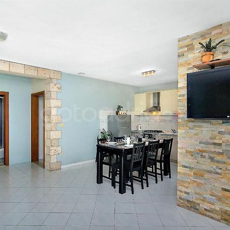 Holiday Home Darius With Hot Tub Makarska Bagian luar foto