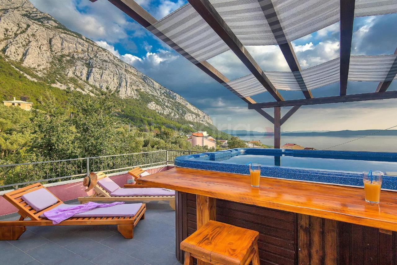 Holiday Home Darius With Hot Tub Makarska Bagian luar foto