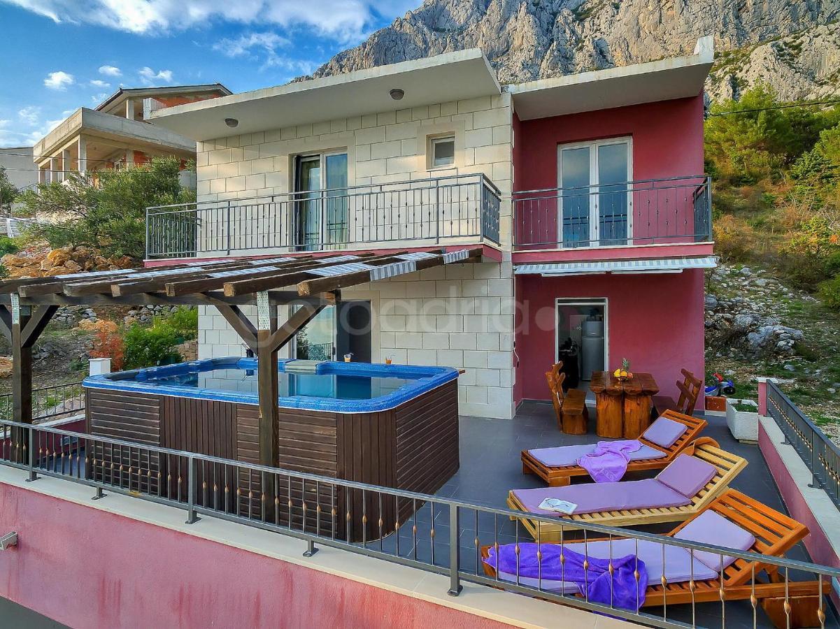 Holiday Home Darius With Hot Tub Makarska Bagian luar foto