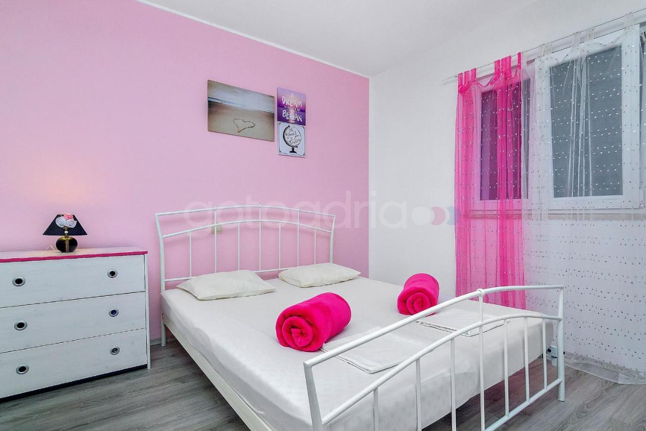 Holiday Home Darius With Hot Tub Makarska Bagian luar foto