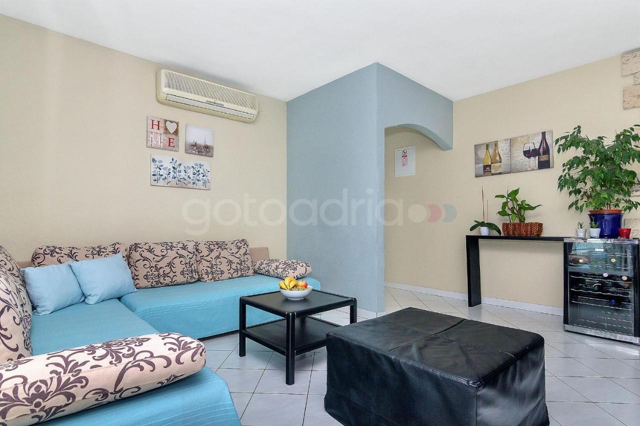 Holiday Home Darius With Hot Tub Makarska Bagian luar foto
